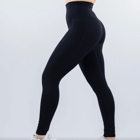 Sexy & Perfect Seamless Fit Leggings - Picture 2 of 2